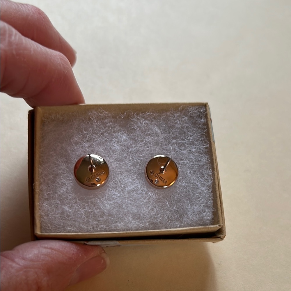 Chic Gold and Black Crystal Earrings - Picture 3 of 4